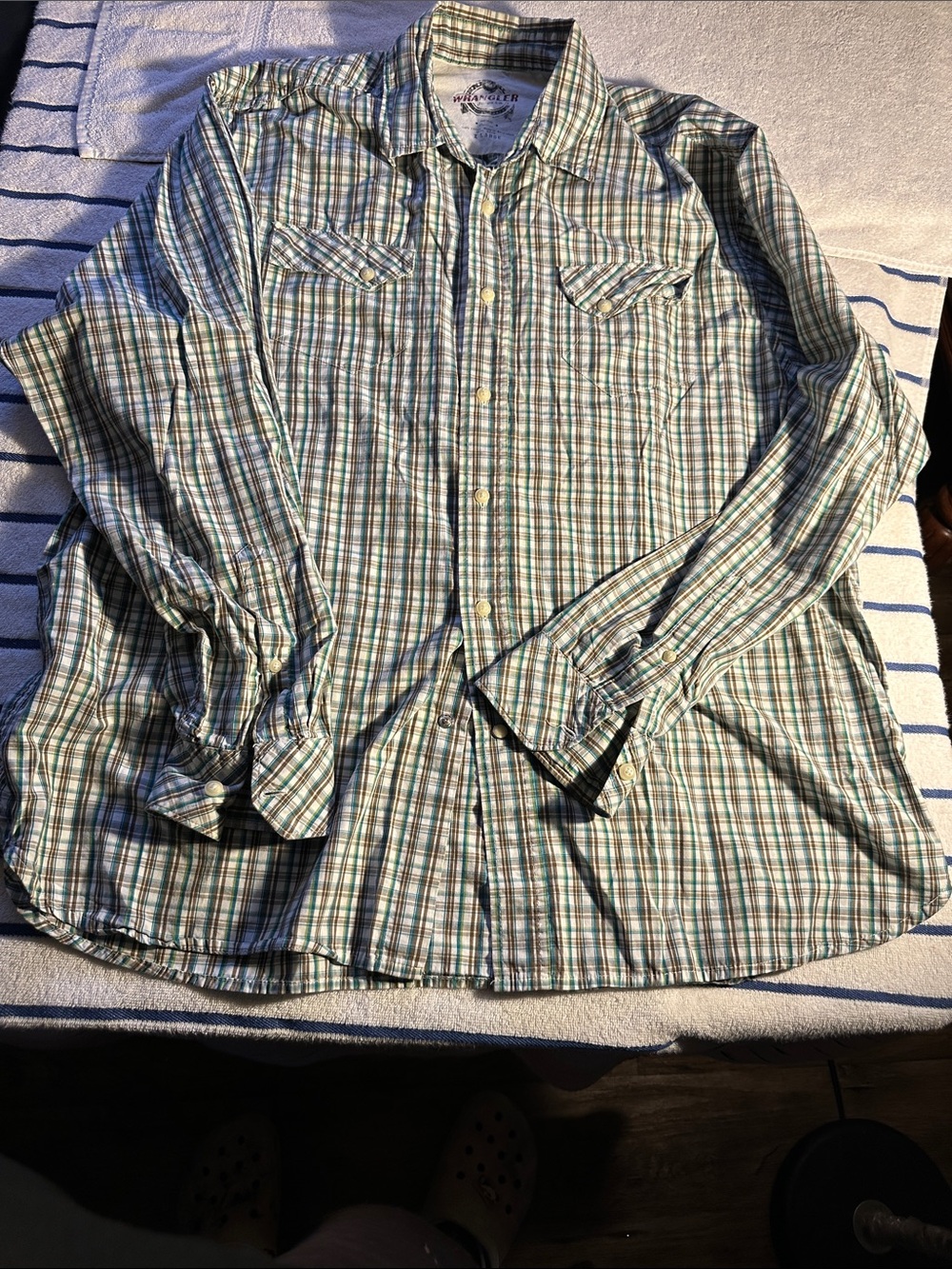 Wrangler Green and Blue Plaid Button-Down Shirt